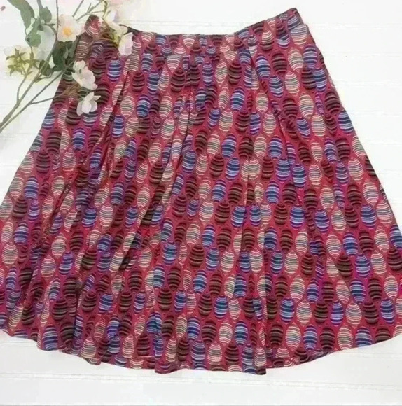 LuLaRoe Red Printed Full Knit Skirt - Picture 1 of 4